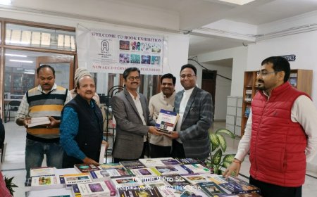 विवेकानंद केंद्रीय पुस्तकालय को 56 पुस्तके भेट मे मिली