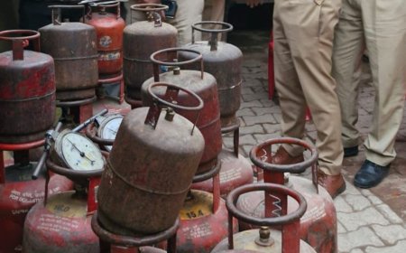 लखनऊ में दुबग्गा गैस रिफिलिग विस्फोट के बाद पुलिस की बड़ी कार्यवाहीं