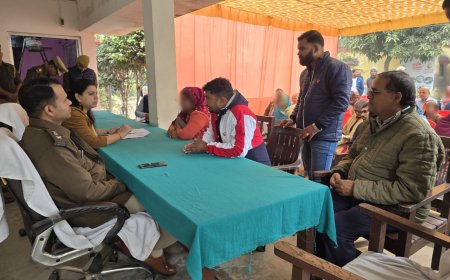 जिलाधिकारी व पुलिस अधीक्षक ने समाधान दिवस पर थाना कोतवाली में सुनी लोगो की समस्याएं