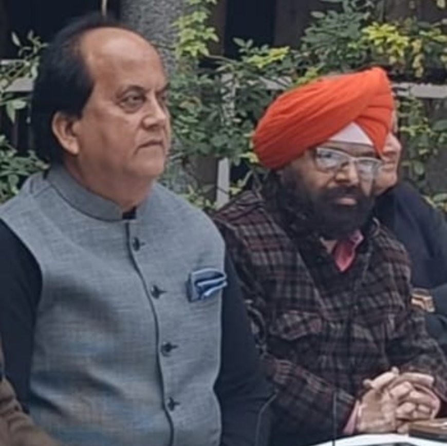 मेट्रो की लापरवाही से सदर बाजार में हो सकता है बड़ा हादसा