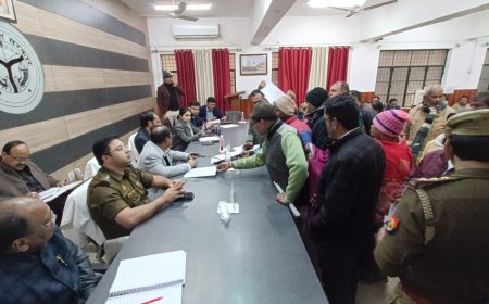 सदर तहसील दिवस समाधान दिवस पर डीएम एसएसपी ने फरियादियों की सुनी समस्या