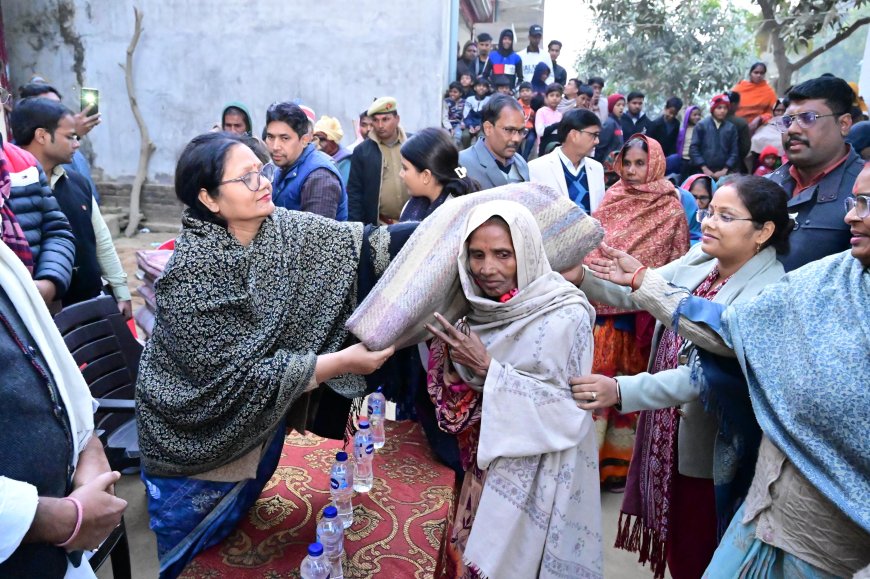 ग्राम्य विकास राज्यमंत्री विजय लक्ष्मी गौतम ने किया कंबल वितरण