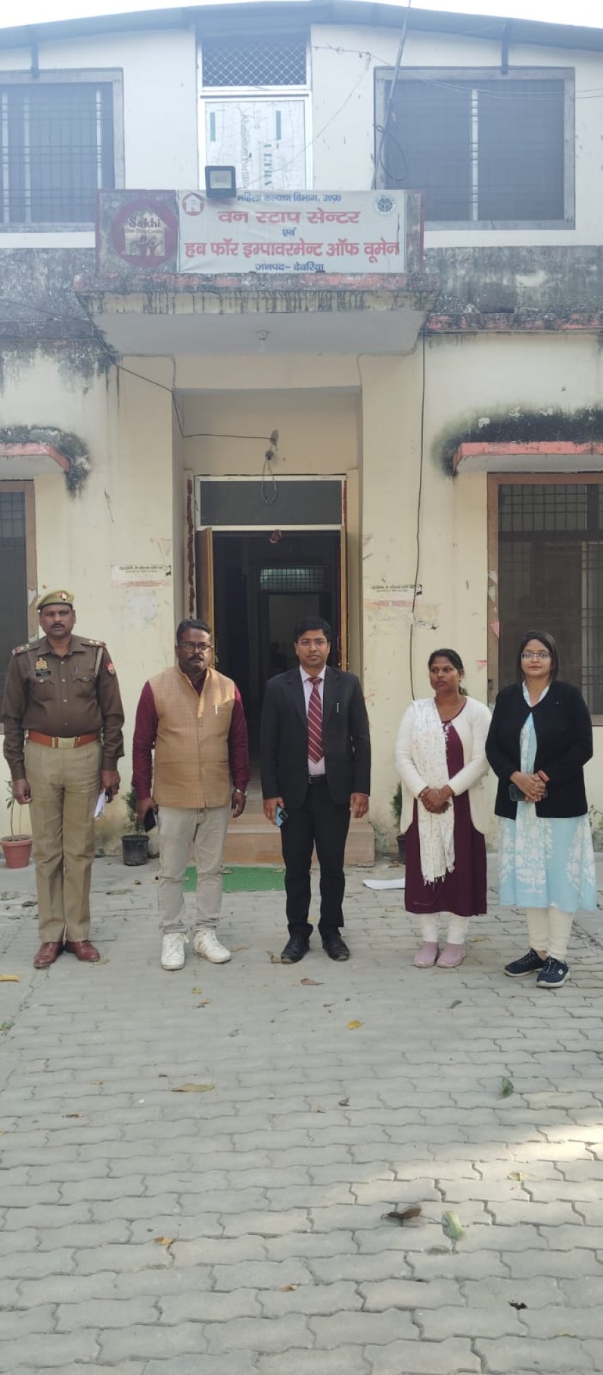 अपर जिला जज मनोज कुमार तिवारी ने किया गया वन स्टॉप सेण्टर का औचक निरीक्षण