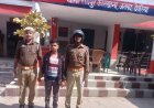 रामपुर कारखाना पुलिस ने एक वांछित अभियुक्त को किया गिरफ्तार 