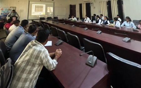 दृष्टिकोण तय करता है जीवन की ऊँचाई: विकास पूरी