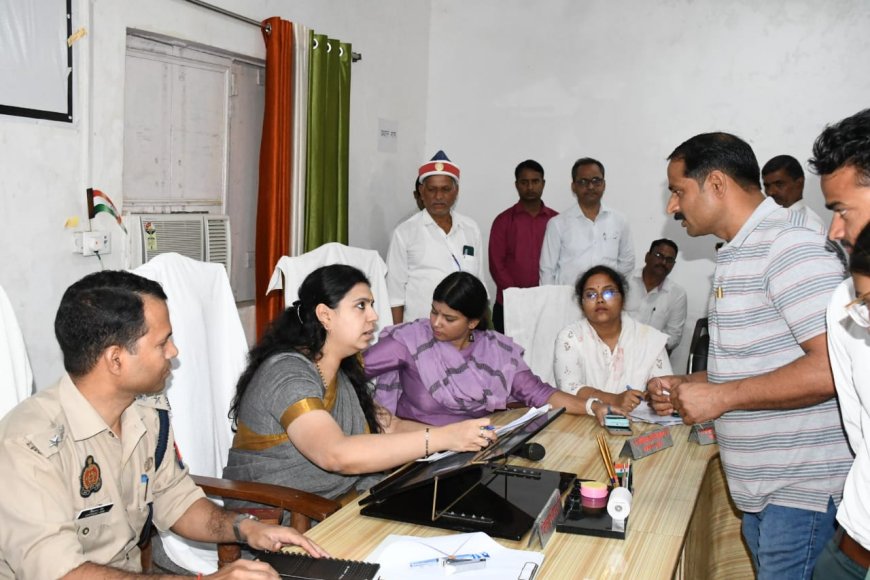 सलेमपुर तहसील में आयोजित हुआ संपूर्ण समाधान दिवस 