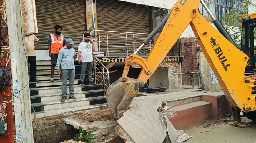 नगर पालिका देवरिया क्षेत्र में नाला सफाई और ड्रोन सर्वेक्षण कार्य तेज, अतिक्रमण हटाने के दिए गए निर्देश 