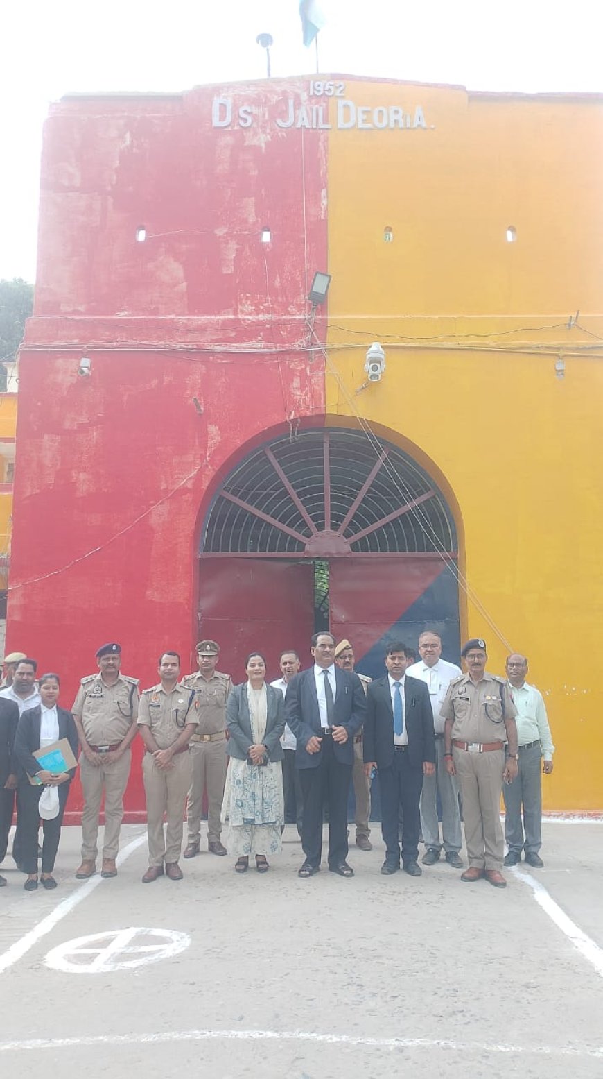 बन्दियों के विधिक अधिकारों का न हो हनन-जनपद न्यायाधीश, राम मिलन सिंह