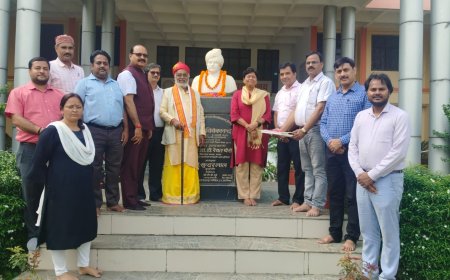 पूर्वांचल विश्वविद्यालय में पुण्यतिथि पर विवेकानंद को किया गया नमन