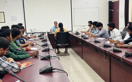 पूर्वांचल विश्वविद्यालय में मॉक इंटरव्यू सत्र का हुआ आयोजन