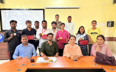 संत विनोबा कालेज देवरिया में शतरंज प्रतियोगिता का हुआ आयोजन