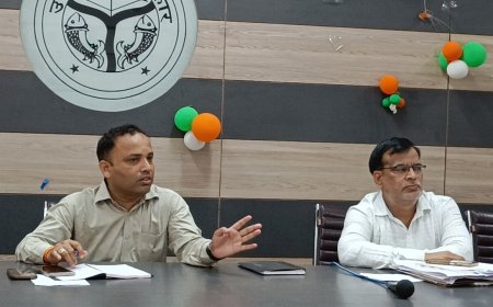 गोरखपुर में सड़कों में निकलने वाली दुकानों मकानों की रजिस्ट्री जल्द से जल्द कराए जिम्मेदार-- एसडीएम सदर