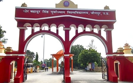 बिना अनुमति पार्टी पर पूर्वांचल विश्वविद्यालय सख्त, 12 कर्मचारियों को नोटिस जारी , मचा हड़कंप 