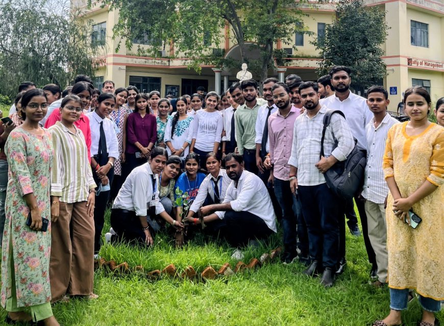 पौधरोपण कर विद्यार्थियों ने दिया हरियाली का संदेश