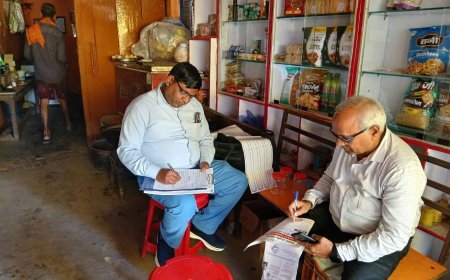 दीपावली पर्व को देखते हुए खाद्य सुरक्षा विभाग की छापेमारी, दूषित मिठाई और पनीर नष्ट