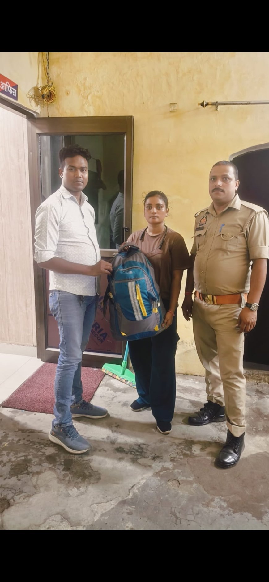 चार घंटे में कैट पुलिस ने बरामद कर लौटाया महिला का गुम हुआ बैग