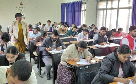 कुलपति ने किया परिसर की सेमेस्टर परीक्षाओं का निरीक्षण, महाविद्यालयों को सीसीटीवी ऑन रखने के निर्देश