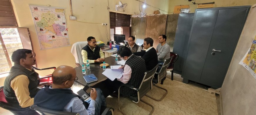 देवरिया में भारत सरकार की टीम ने कालाजार के अभिलेखों को देखा