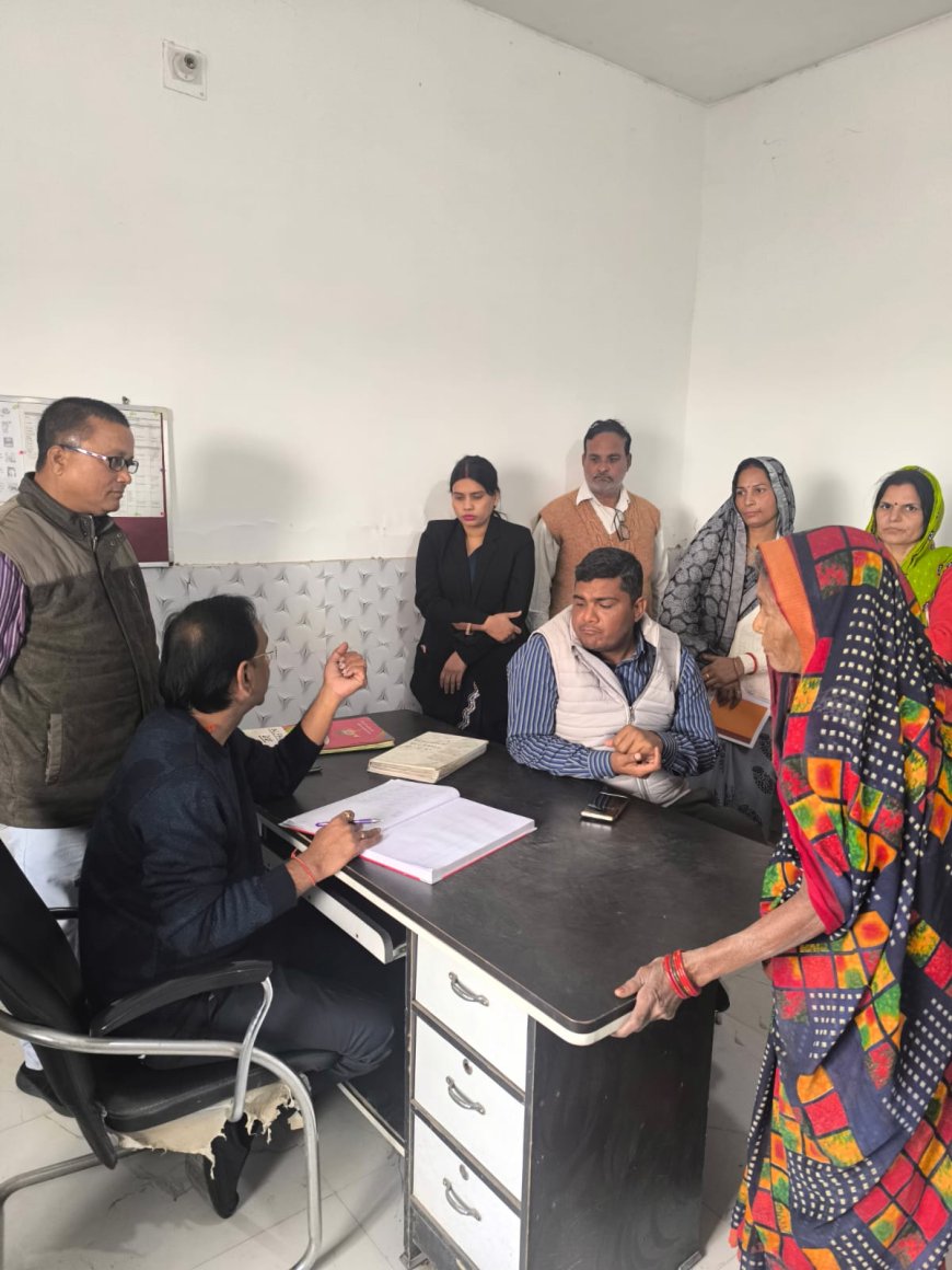 सीएमओ ने प्राथमिक स्वास्थ्य केंद्र शाहबाजपुर का किया निरीक्षण