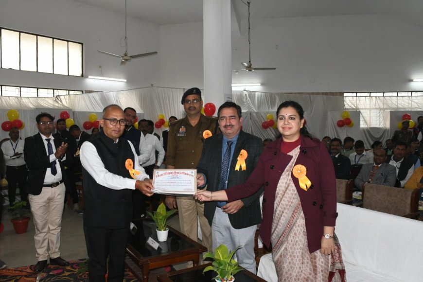 हर व्यक्ति तक न्याय पहुंचाने में पराविधिक स्वयंसेवकों की अहम भूमिका- जनपद न्यायाधीश धनेन्द्र प्रताप सिंह