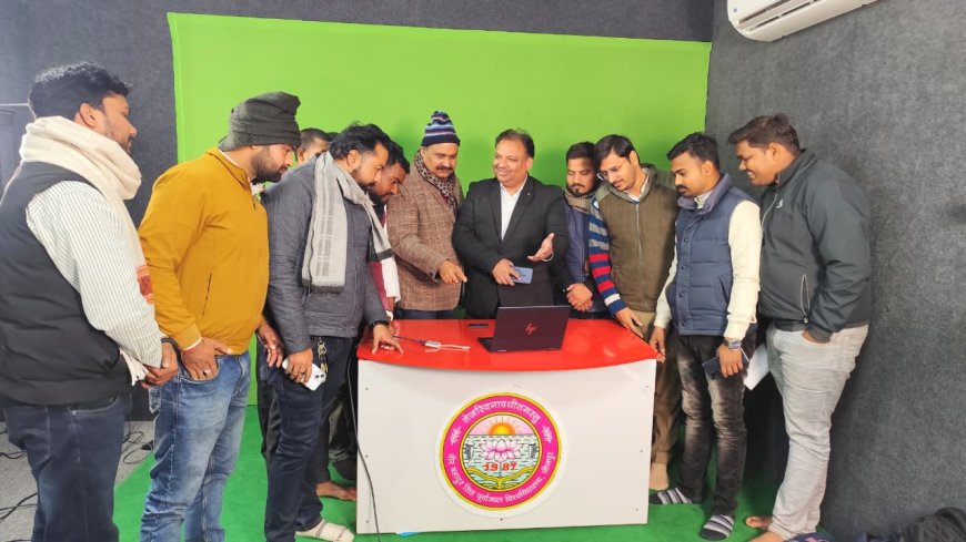 मीडिया की तकनीकी एवं लेखन विषय पर विशेष व्याख्यान का हुआ आयोजन 