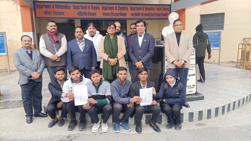 विश्वविद्यालय के इंजीनियरिंग के छात्रों ने यूपी सीएसटी प्रोजेक्ट अनुदान में लहराया परचम 