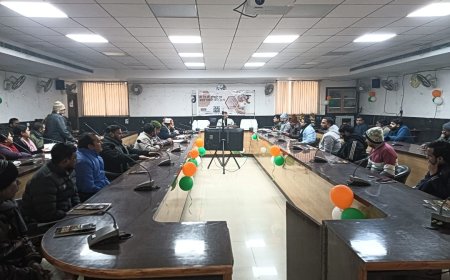 देवरिया मे बेड एंड ब्रेकफास्ट व होम स्टे नीति पर बैठक आयोजित