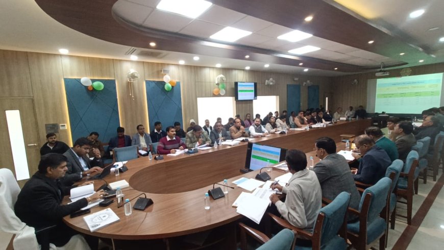 गोरखपुर मंडलायुक्त की अध्यक्षता में मंडल स्तरीय सीएम डैशबोर्ड की समीक्षा बैठक हुई आयोजित