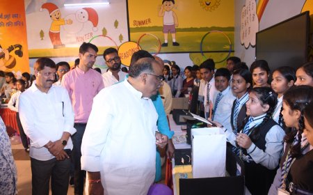 बच्चों ने दिखाई वैज्ञानिक प्रतिभा की झलक, न्यू लाइट एकेडमी में लगी विज्ञान प्रदर्शनी 