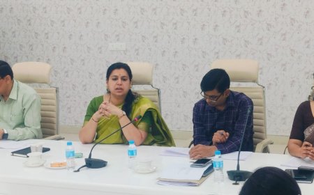 राजस्व वादों के निस्तारण में तेजी लाएं, लापरवाही नहीं होगी बर्दाश्त: डीएम