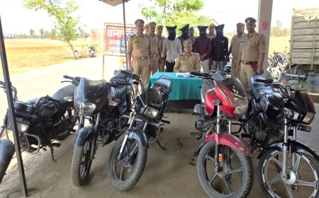 थाना सुरौली पुलिस ने चोरी की कुल 05 मोटर साइकिल के साथ 04 अभियुक्तों को किया गिरफ्तार 