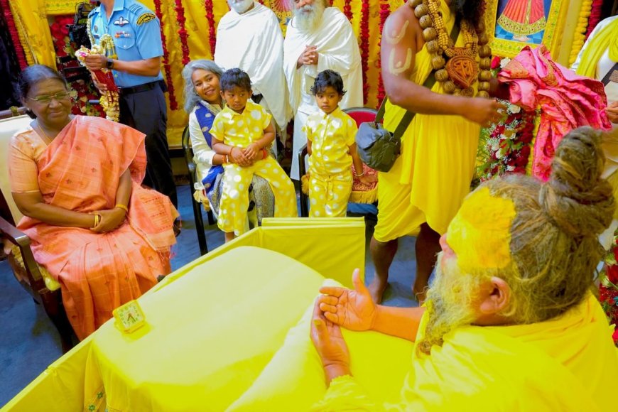 राष्ट्रपति द्रौपदी मुर्मू ने वृंदावन में संत प्रेमानंद महाराज से की भेंट कर किया आध्यात्मिक संवाद कर लिया आशीर्वाद
