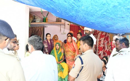 शिवानंद के परिजनों से मिले मंडलायुक्त व उप महानिरीक्षक, बंधाया ढाढ़स, हर संभव मदद का दिया भरोसा 