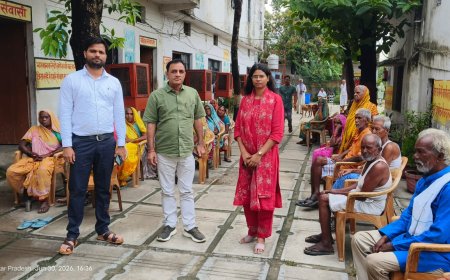 वृद्धाश्रम का अधिकारियों ने किया औचक निरीक्षण