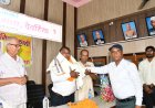 देवरिया के जिला सूचना कार्यालय में आयोजित हुआ विदाई एवं सम्मान समारोह