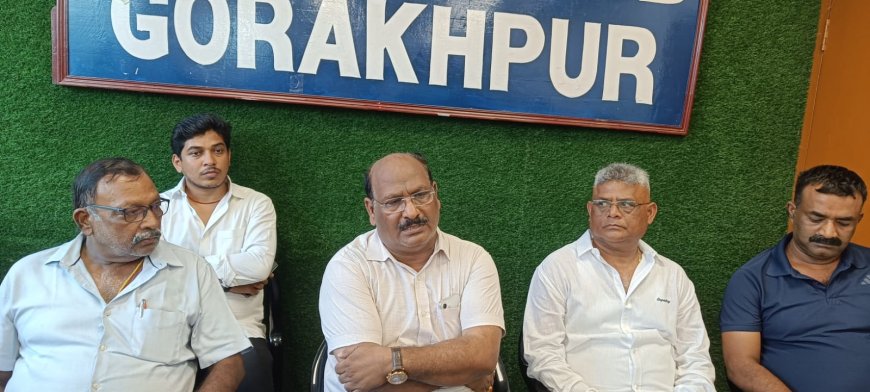 व्हाट्सएप ग्रुप में फर्जी आरोप लगाने का मामला गरमाया, व्यापारी ने किया खंडन, मानहानि का मुकदमा दर्ज कराने की दी चेतावनी
