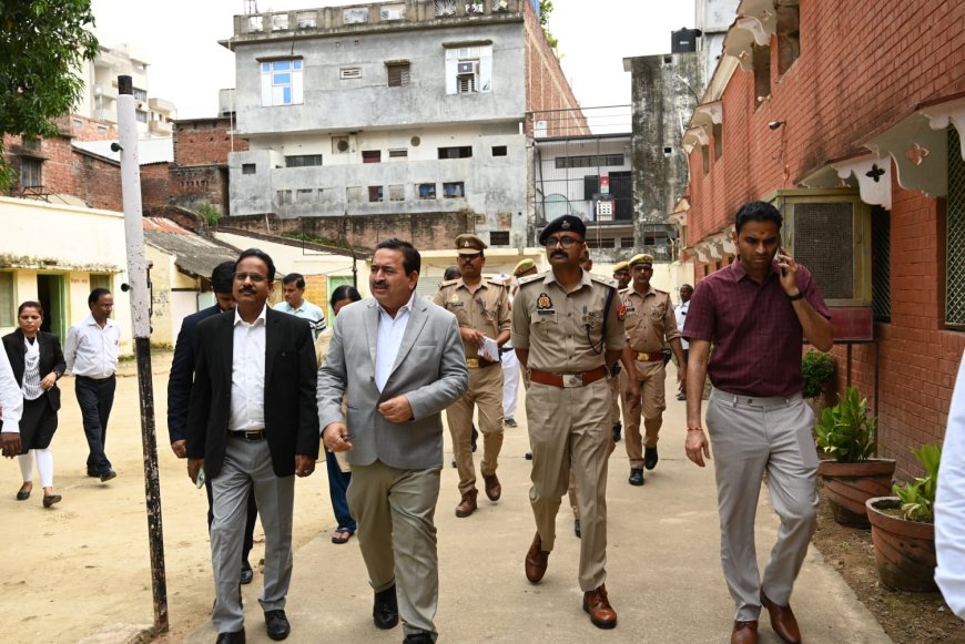 देवरिया में जनपद न्यायाधीश, जिलाधिकारी एवं पुलिस अधीक्षक ने संयुक्त रूप से बाल गृह (बालक) का किया निरीक्षण