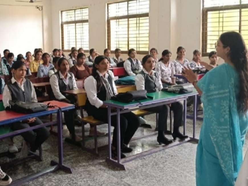 बीएनएस महिला महाविद्यालय में कैरियर काउंसलिंग सेमिनार का हुआ आयोजन
