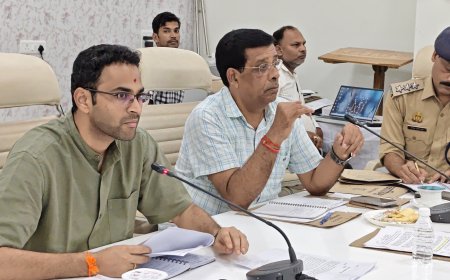 सड़क सुरक्षा व्यवस्था को और मजबूत करने के डीएम ने दिए निर्देश