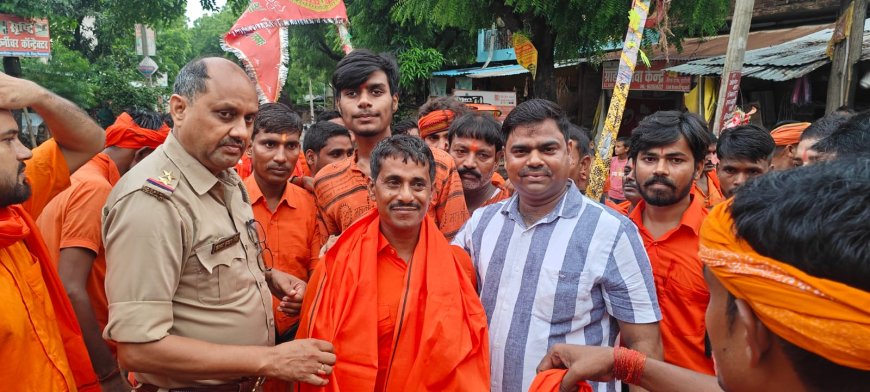 गनापुर से 50 कांवड़ियों का जत्था बाबा बैजनाथ धाम के लिए रवाना