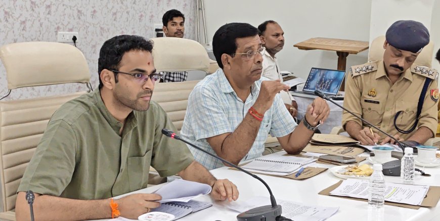 सड़क सुरक्षा व्यवस्था को और मजबूत करने के डीएम ने दिए निर्देश