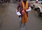 देवरिया में फल विक्रेता से मारपीट का आरोप, तीन दिन से लगा रहा कोतवाली का चक्कर 