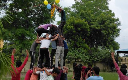 जन्माष्टमी पर छात्रावास में दही-हांडी कार्यक्रम