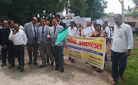 लोक अदालत सुलह समझौते का सशक्त माध्यम - जनपद न्यायाधीश धनेन्द्र प्रताप सिंह 