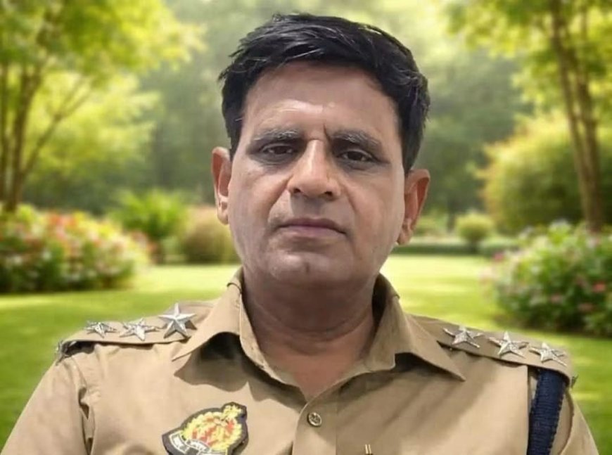 डीएसपी की कार ट्रक में घुसी, मौत 